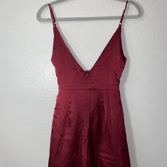 **SOLD ON M E R C A R I showpo lovers playsuit - Picture 3 of 5